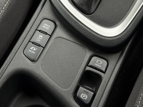 1.5 VVT-h Design SUV 5dr Petrol Hybrid E-CVT Euro 6 (s/s) (116 ps)