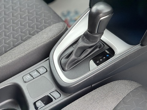 1.5 VVT-h Design SUV 5dr Petrol Hybrid E-CVT Euro 6 (s/s) (116 ps)