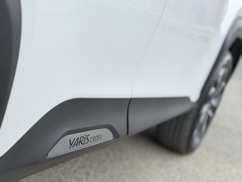 1.5 VVT-h Design SUV 5dr Petrol Hybrid E-CVT Euro 6 (s/s) (116 ps)