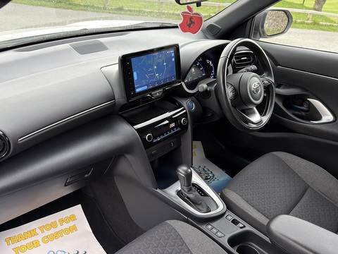 1.5 VVT-h Design SUV 5dr Petrol Hybrid E-CVT Euro 6 (s/s) (116 ps)