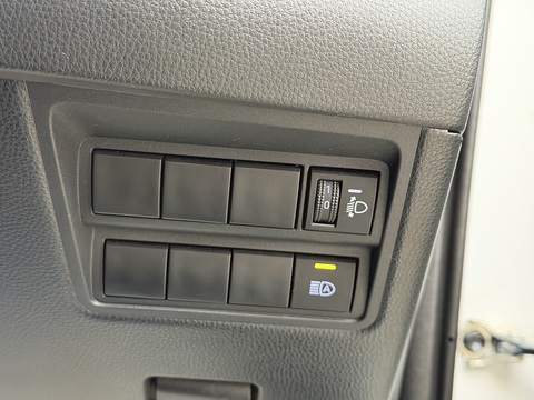 1.5 VVT-h Design SUV 5dr Petrol Hybrid E-CVT Euro 6 (s/s) (116 ps)