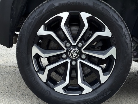 1.5 VVT-h Design SUV 5dr Petrol Hybrid E-CVT Euro 6 (s/s) (116 ps)