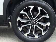 Toyota Yaris Cross 1.5 VVT-h Design SUV 5dr Petrol Hybrid E-CVT Euro 6 (s/s) (116 ps) 