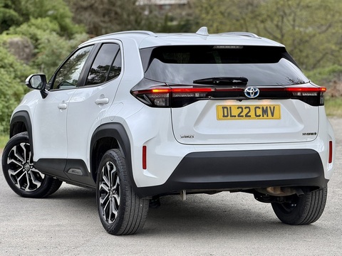1.5 VVT-h Design SUV 5dr Petrol Hybrid E-CVT Euro 6 (s/s) (116 ps)