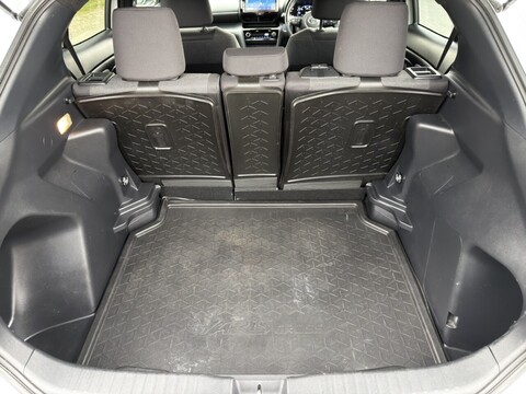 1.5 VVT-h Design SUV 5dr Petrol Hybrid E-CVT Euro 6 (s/s) (116 ps)