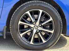 Toyota Yaris 1.5 VVT-h Icon Tech Hatchback 5dr Petrol Hybrid E-CVT Euro 6 (s/s) (100 ps) 