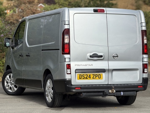 2.0 dCi 30 Tekna Panel Van 5dr Diesel Manual L1 H1 Euro 6 (s/s) (130 ps)