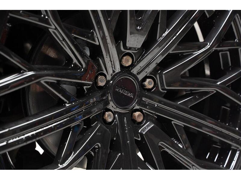 Land Rover Defender 110 2.0 SD4 SE Auto 4WD Euro 6 (s/s) 5dr - U1010