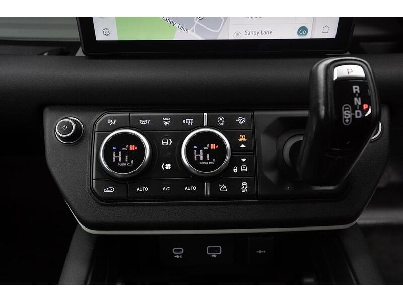 Land Rover Defender 110 2.0 SD4 SE Auto 4WD Euro 6 (s/s) 5dr - U1010