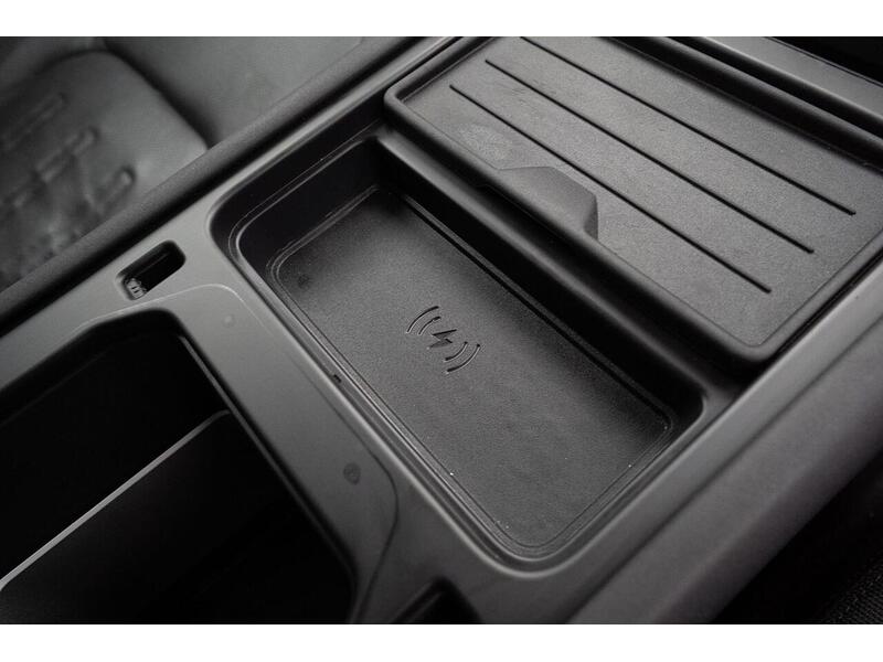 Land Rover Defender 110 2.0 SD4 SE Auto 4WD Euro 6 (s/s) 5dr - U1010