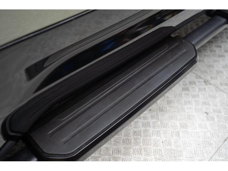 Land Rover Defender 110 2.0 SD4 SE Auto 4WD Euro 6 (s/s) 5dr - U1010