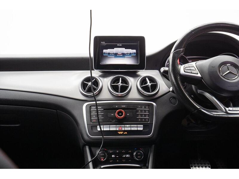 Mercedes-Benz CLA 1.6 CLA180 AMG Line Coupe 7G-DCT Euro 6 (s/s) 4dr - U1011