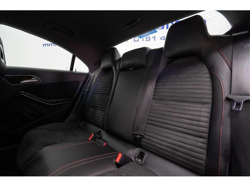 Mercedes-Benz CLA 1.6 CLA180 AMG Line Coupe 7G-DCT Euro 6 (s/s) 4dr - U1011