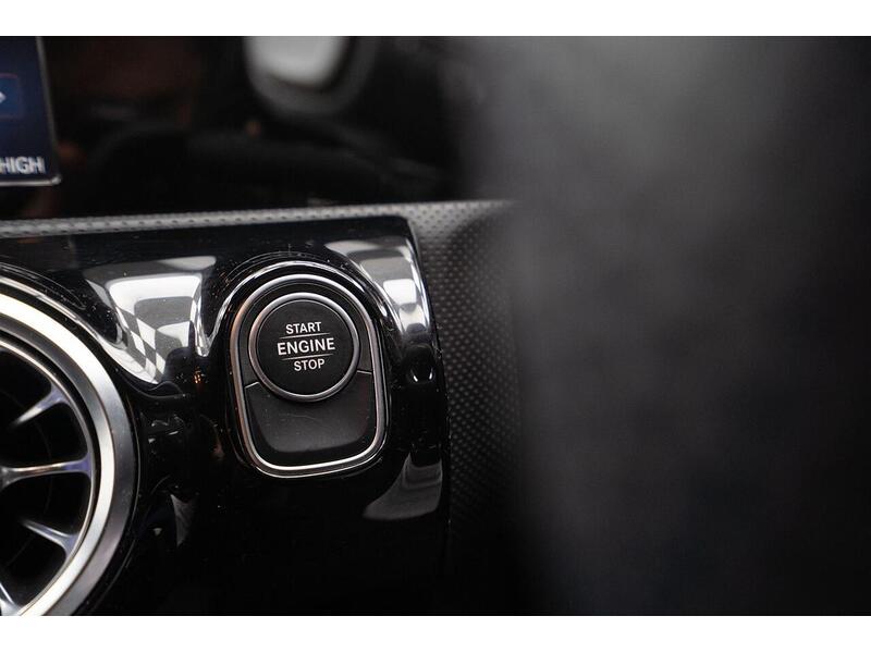 Mercedes-Benz A Class 1.3 A250e 15.6kWh AMG Line Edition 8G-DCT Euro 6 (s/s) 4dr - U1047