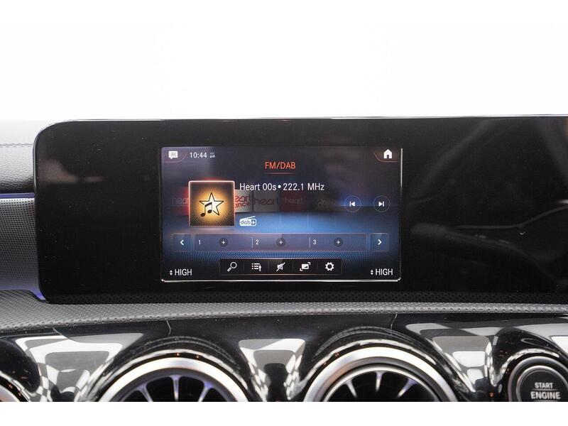 Mercedes-Benz A Class 1.3 A250e 15.6kWh AMG Line Edition 8G-DCT Euro 6 (s/s) 4dr - U1047