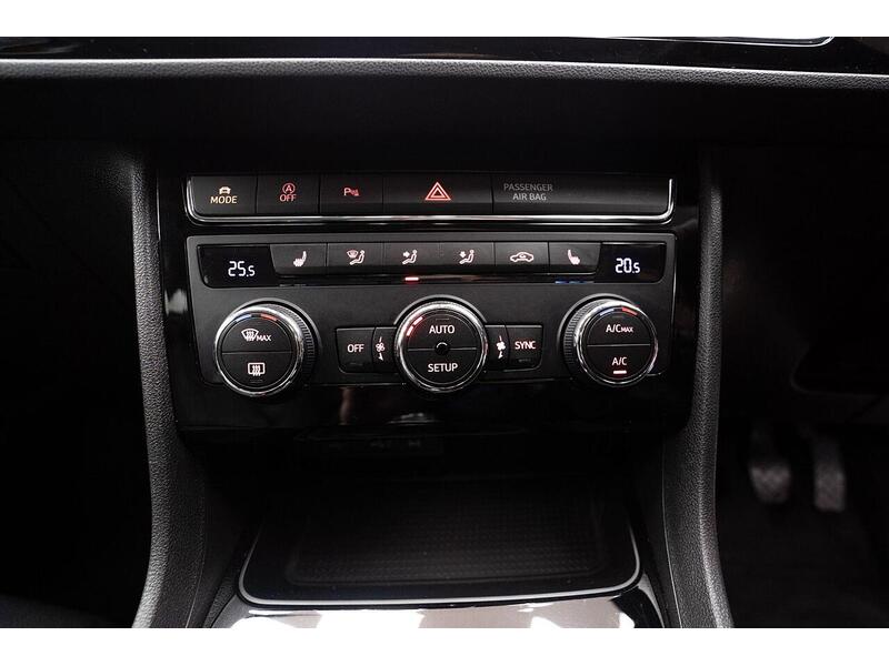 SEAT Leon 1.5 TSI EVO FR Sport Hatchback 5dr Petrol Manual Euro 6 (s/s) (130 ps) - U1048