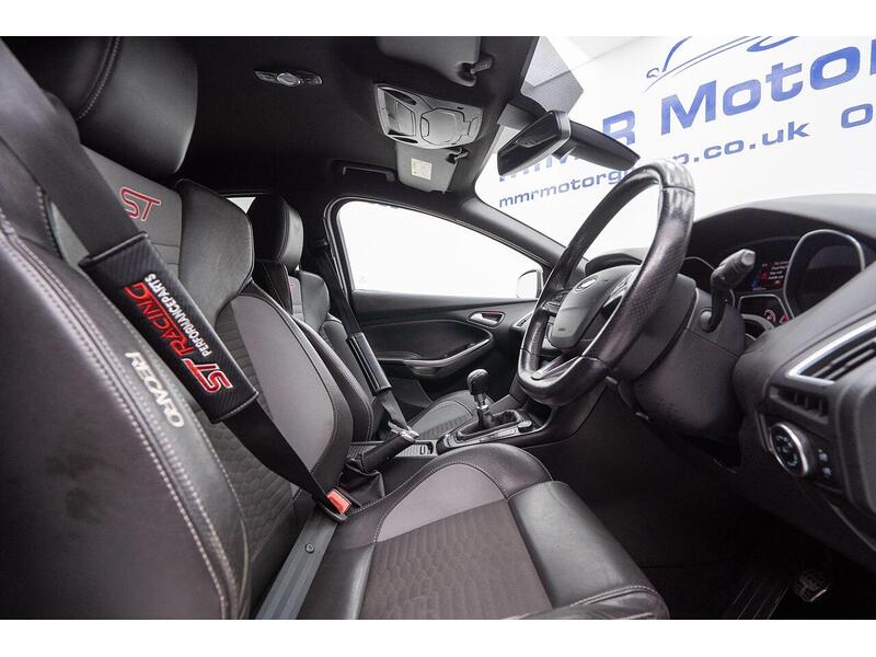 Ford Focus 2.0T EcoBoost ST-2 Euro 6 (s/s) 5dr - U1053