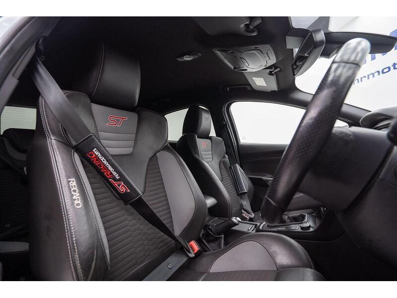 Ford Focus 2.0T EcoBoost ST-2 Euro 6 (s/s) 5dr - U1053