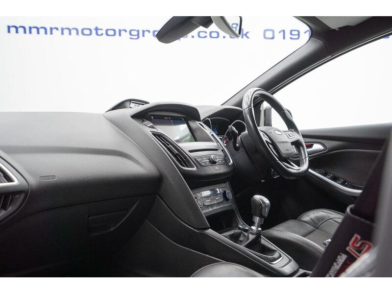 Ford Focus 2.0T EcoBoost ST-2 Euro 6 (s/s) 5dr - U1053