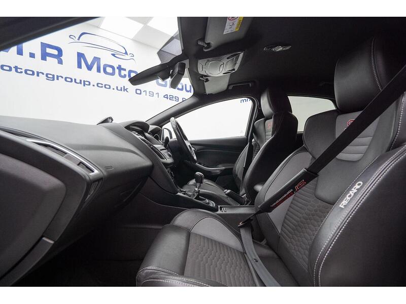 Ford Focus 2.0T EcoBoost ST-2 Euro 6 (s/s) 5dr - U1053