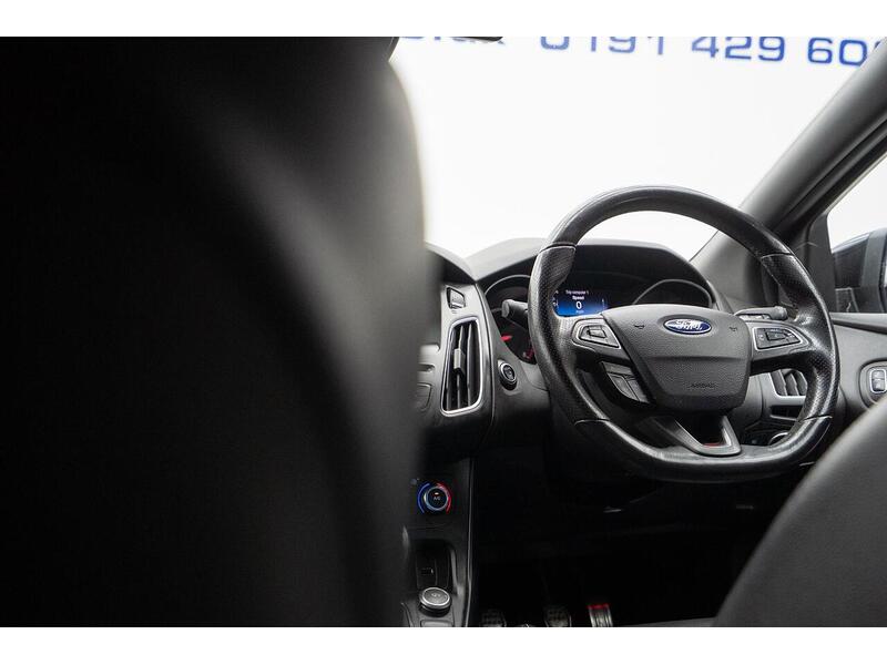 Ford Focus 2.0T EcoBoost ST-2 Euro 6 (s/s) 5dr - U1053