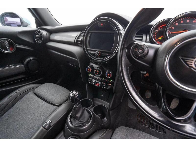 MINI Convertible 1.5 Cooper Euro 6 (s/s) 2dr - U1058