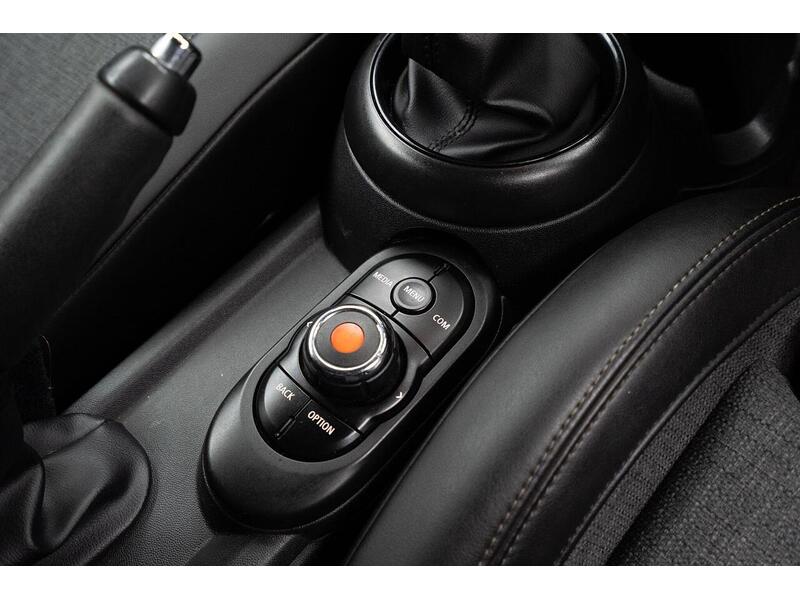 MINI Convertible 1.5 Cooper Euro 6 (s/s) 2dr - U1058