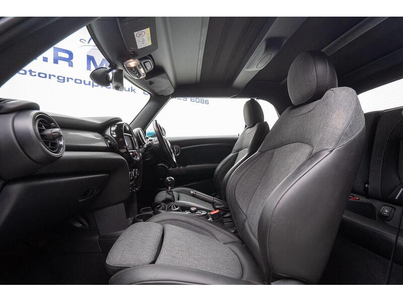 MINI Convertible 1.5 Cooper Euro 6 (s/s) 2dr - U1058