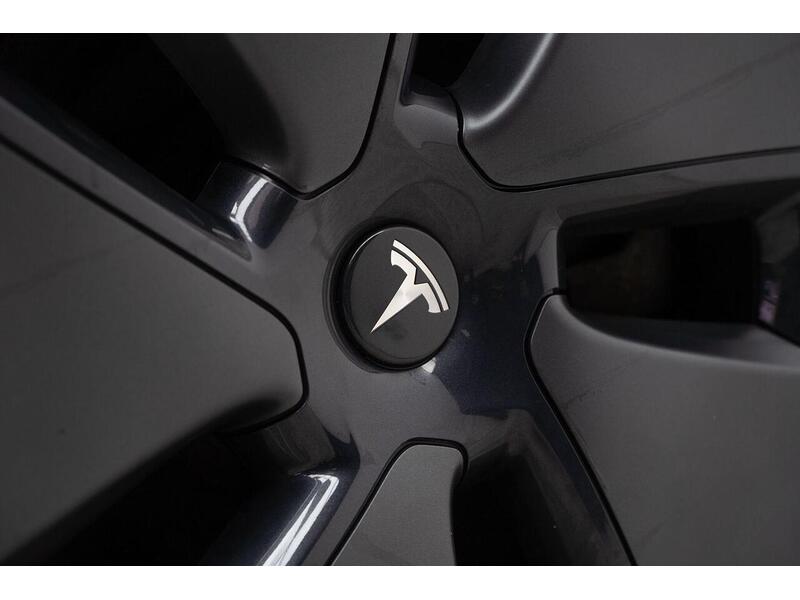 Tesla Model 3 (Dual Motor) Long Range Auto 4WDE 4dr - U1076