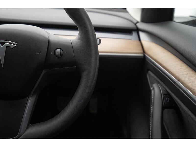 Tesla Model 3 (Dual Motor) Long Range Auto 4WDE 4dr - U1076