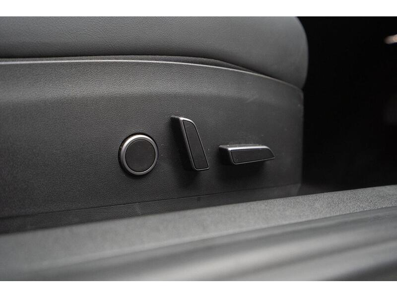 Tesla Model 3 (Dual Motor) Long Range Auto 4WDE 4dr - U1076