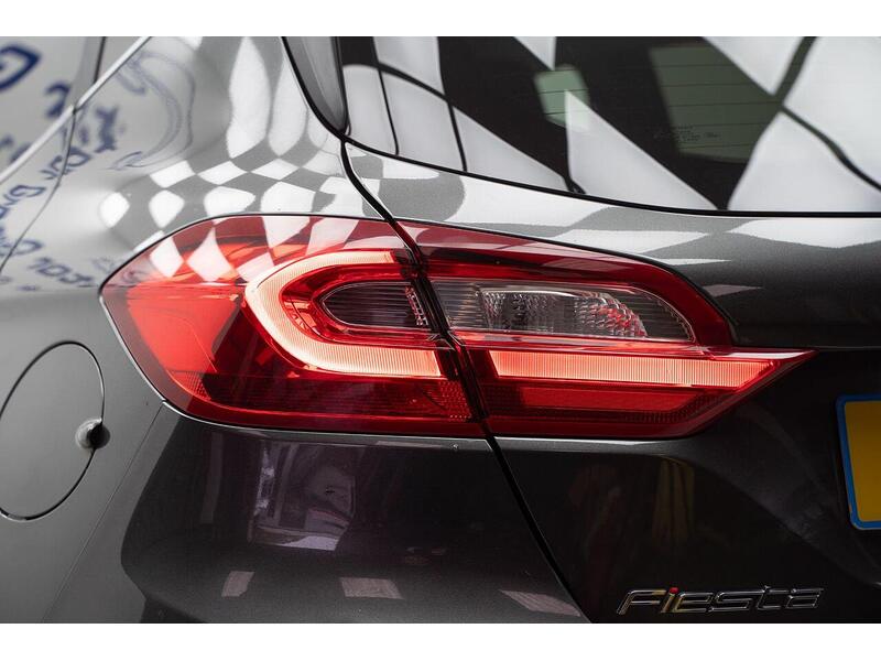 Ford Fiesta 1.0T EcoBoost Titanium Euro 6 (s/s) 5dr - U1086