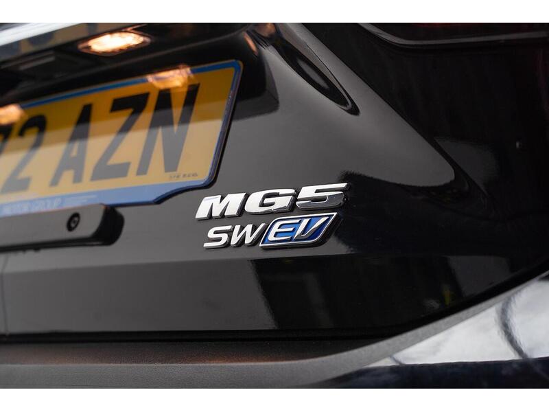 MG MG5 61.1kWh Excite Long Range Auto 5dr - U1090
