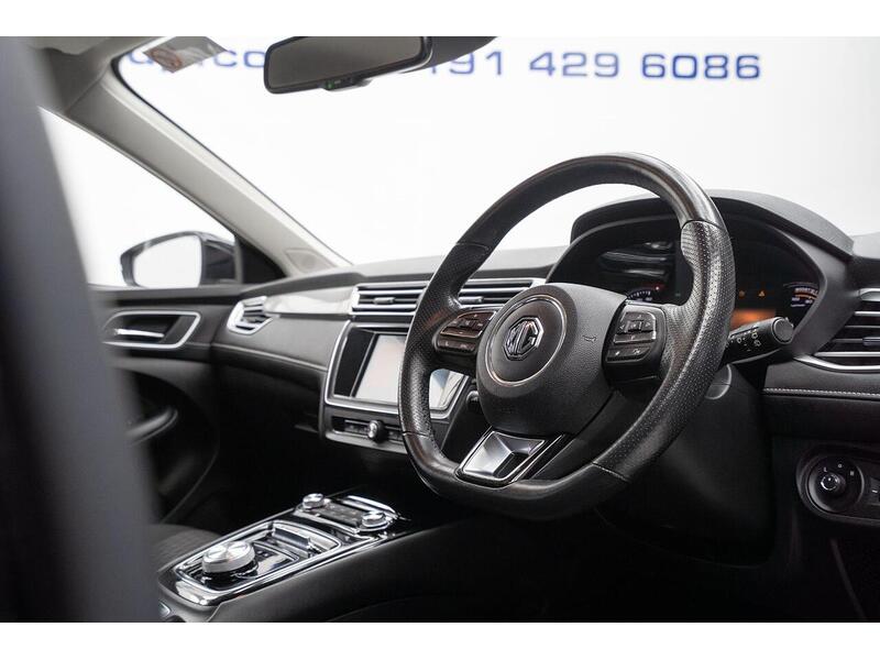 MG MG5 61.1kWh Excite Long Range Auto 5dr - U1090