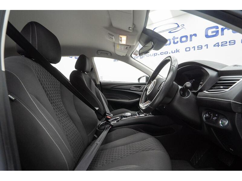 MG MG5 61.1kWh Excite Long Range Auto 5dr - U1090