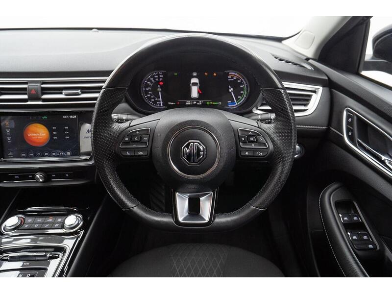 MG MG5 61.1kWh Excite Long Range Auto 5dr - U1090