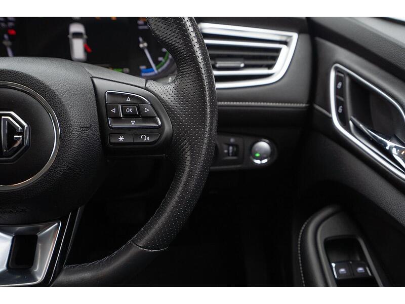 MG MG5 61.1kWh Excite Long Range Auto 5dr - U1090