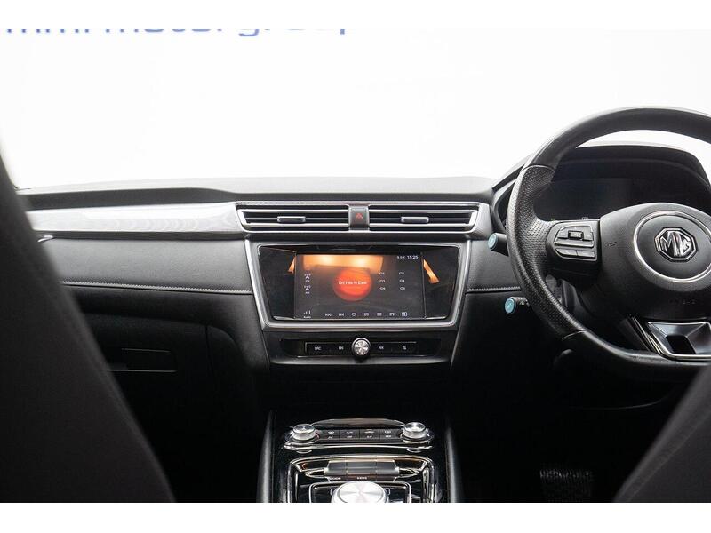 MG MG5 61.1kWh Excite Long Range Auto 5dr - U1090