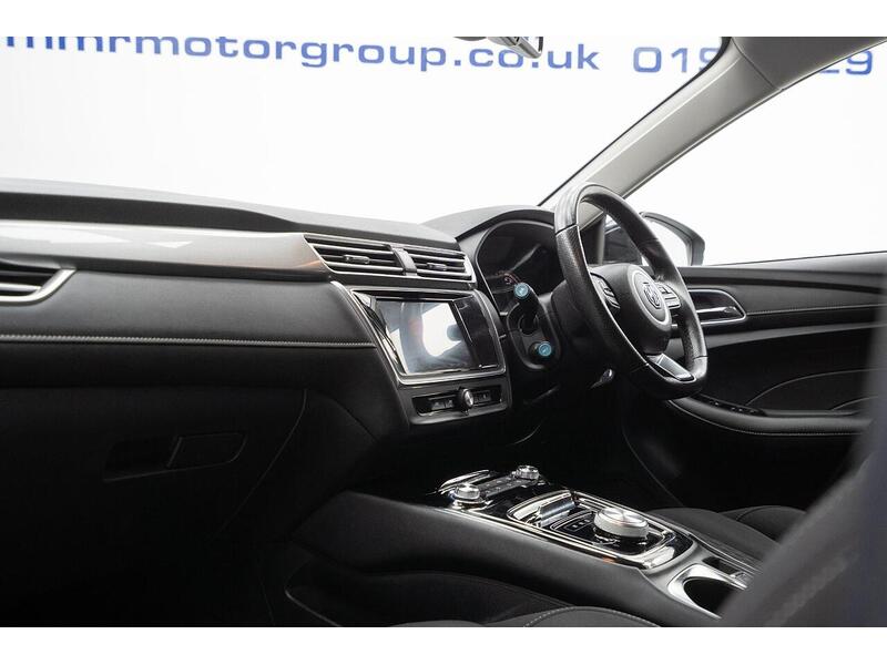 MG MG5 61.1kWh Excite Long Range Auto 5dr - U1090