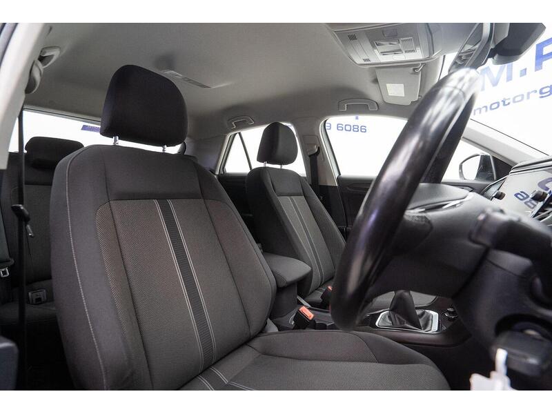 Volkswagen T-Roc 1.6 TDI SE Euro 6 (s/s) 5dr - U1096