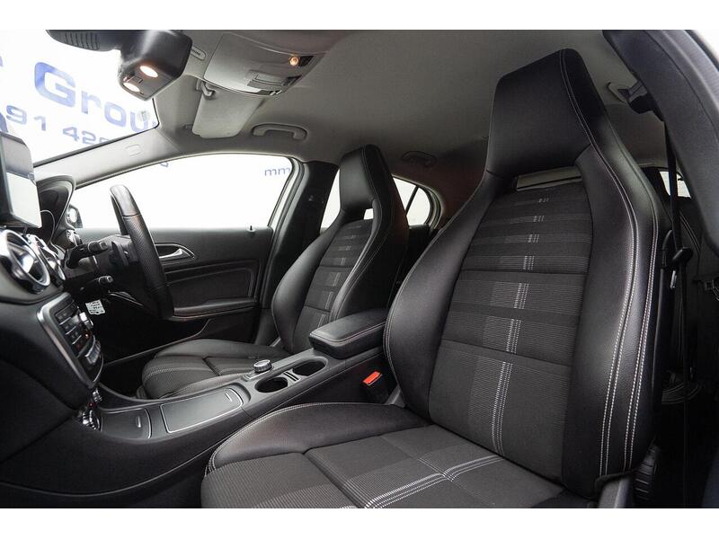 Mercedes-Benz GLA 1.6 GLA180 Urban Edition 7G-DCT Euro 6 (s/s) 5dr - U1099