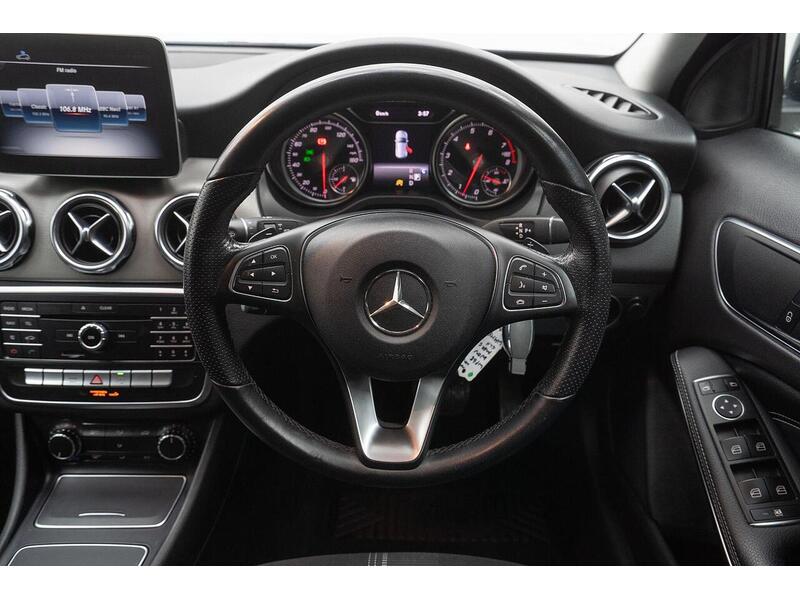 Mercedes-Benz GLA 1.6 GLA180 Urban Edition 7G-DCT Euro 6 (s/s) 5dr - U1099