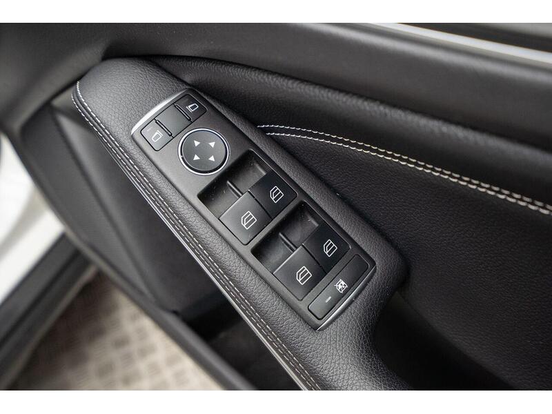 Mercedes-Benz GLA 1.6 GLA180 Urban Edition 7G-DCT Euro 6 (s/s) 5dr - U1099