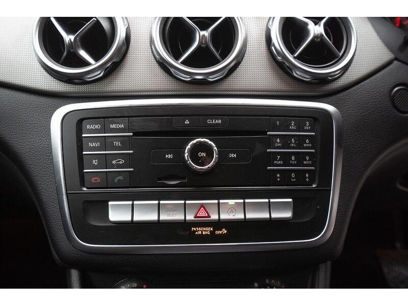 Mercedes-Benz GLA 1.6 GLA180 Urban Edition 7G-DCT Euro 6 (s/s) 5dr - U1099