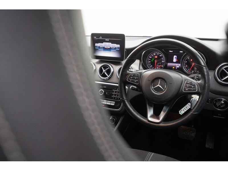 Mercedes-Benz GLA 1.6 GLA180 Urban Edition 7G-DCT Euro 6 (s/s) 5dr - U1099