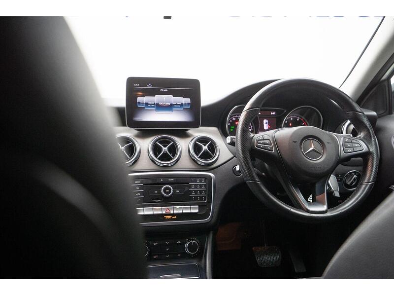Mercedes-Benz GLA 1.6 GLA180 Urban Edition 7G-DCT Euro 6 (s/s) 5dr - U1099