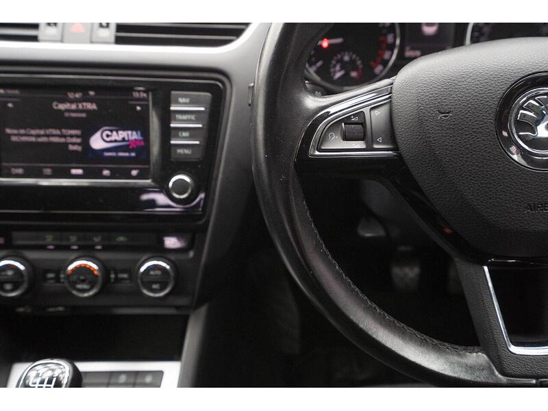 Skoda Octavia 2.0 TDI SE L Hatchback 5dr Diesel Manual Euro 6 (s/s) (150 ps) - U1117