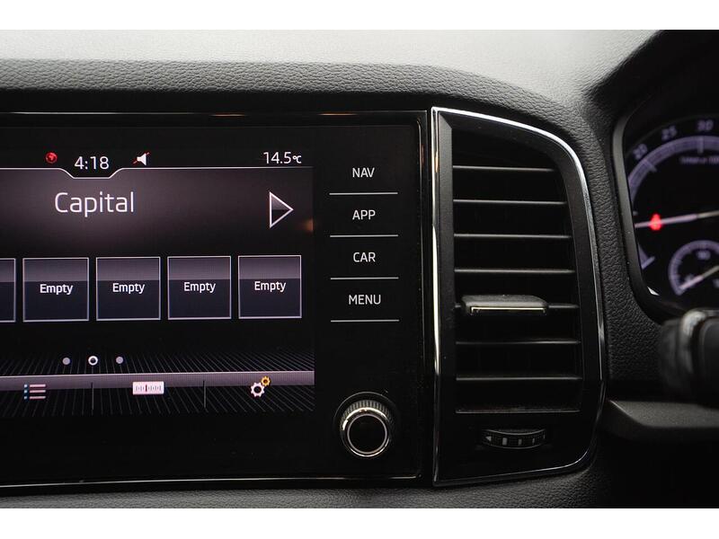 Skoda Karoq Karoq SE Technology SUV 1 Manual Diesel - U1119