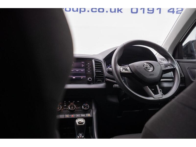 Skoda Karoq Karoq SE Technology SUV 1 Manual Diesel - U1119