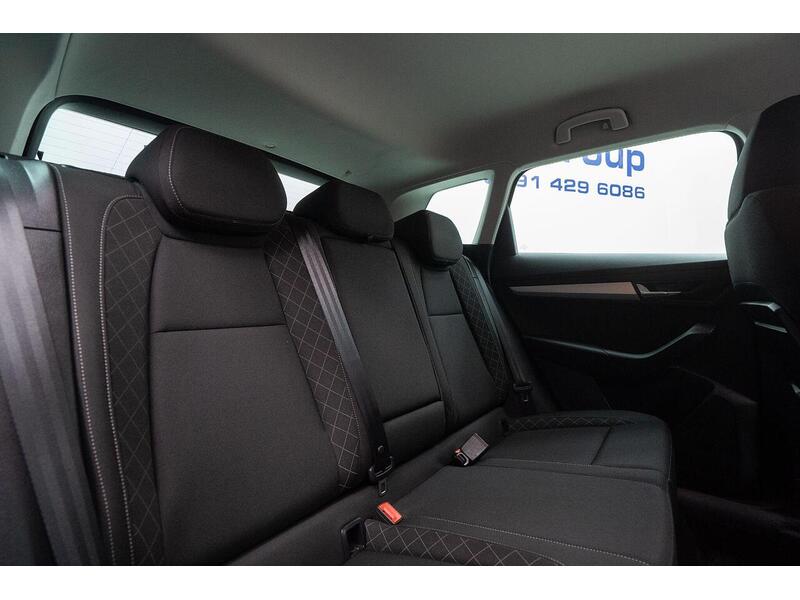 Skoda Karoq Karoq SE Technology SUV 1 Manual Diesel - U1119